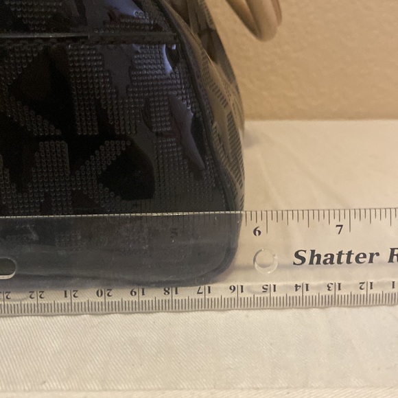 Michael Kors black patent shiny monogram bag - Picture 16 of 16